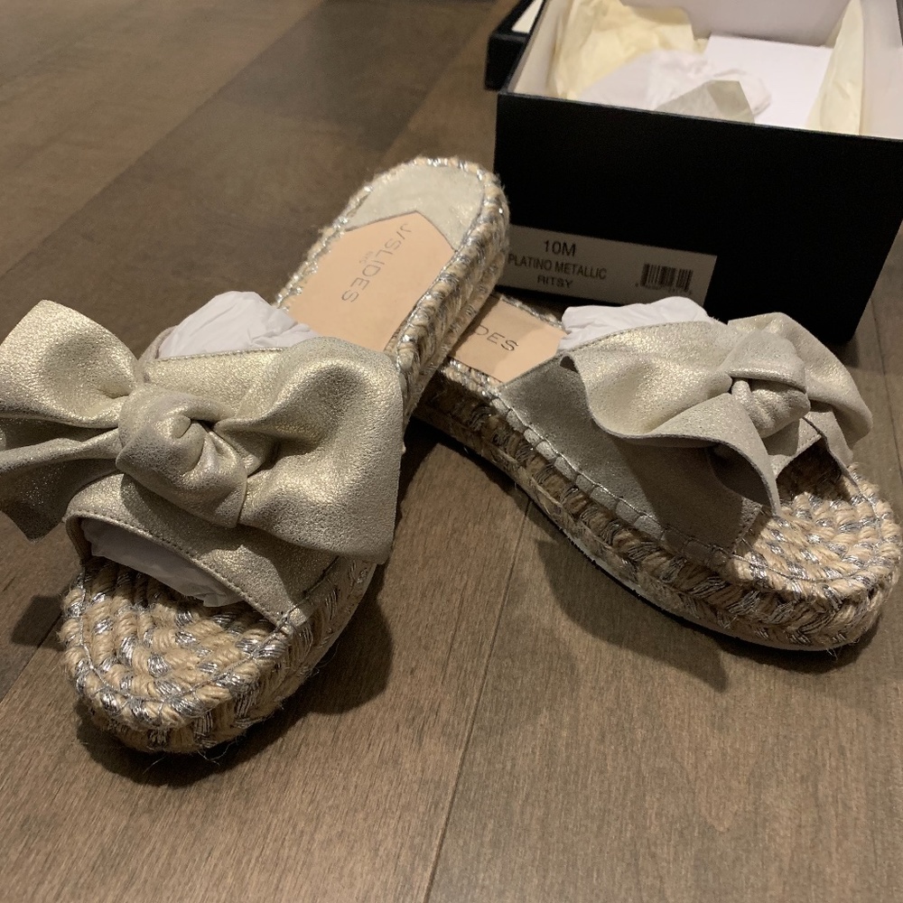JSlides Women's Ritsy Sandal Platino size 10 NWT